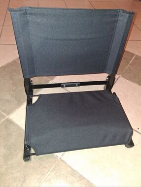 Deluxe Stadium Bleacher Seat - Black